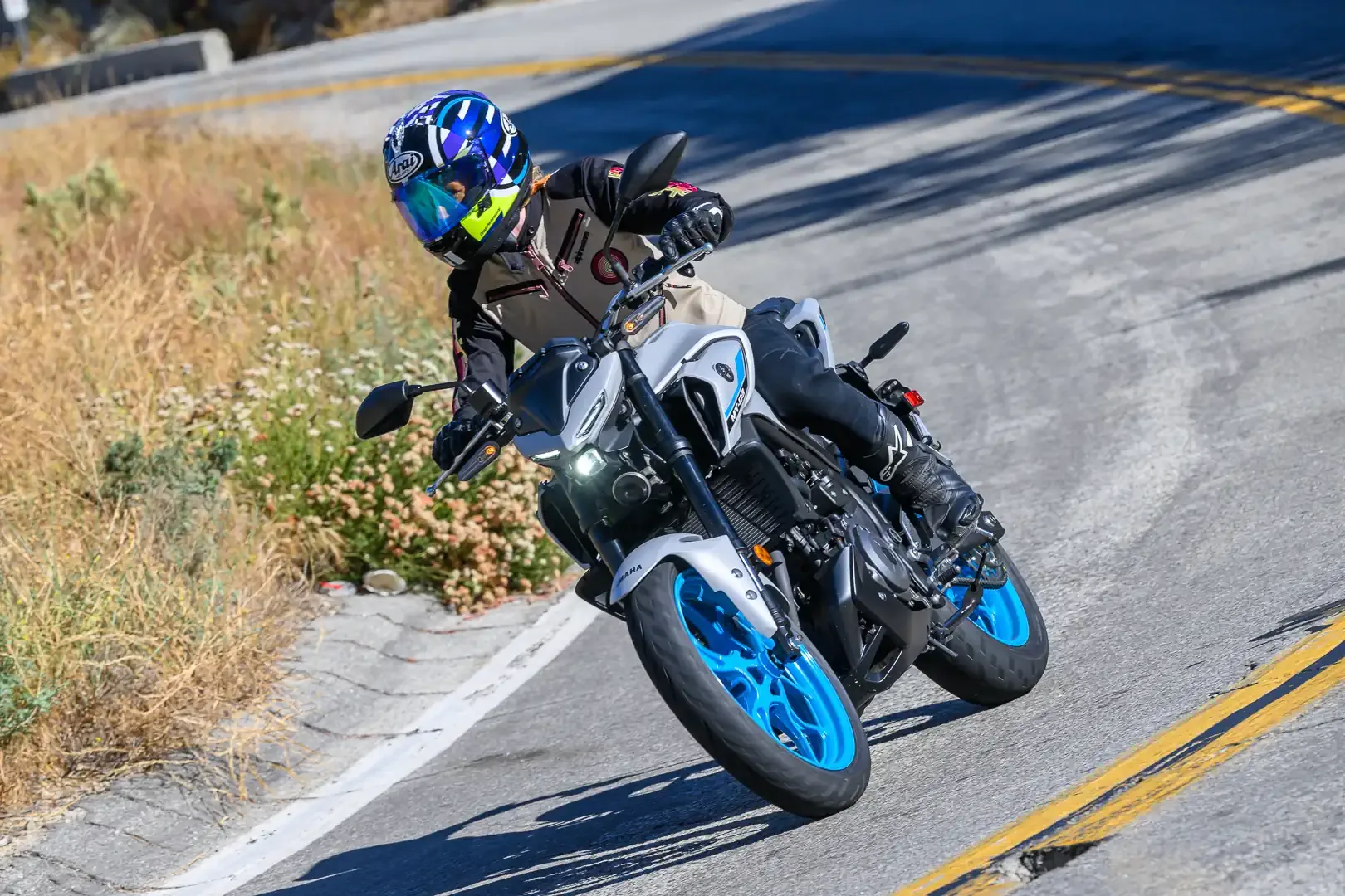 Revisión de 2026 Yamaha MT-03: 15 datos importantes sobre una moto deportiva de $ 4,999