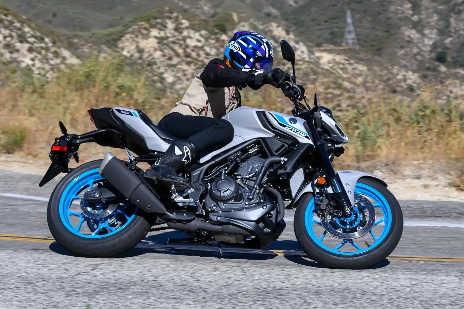 Revisión de 2026 Yamaha MT-03: 15 datos importantes sobre una moto deportiva de $ 4,999
