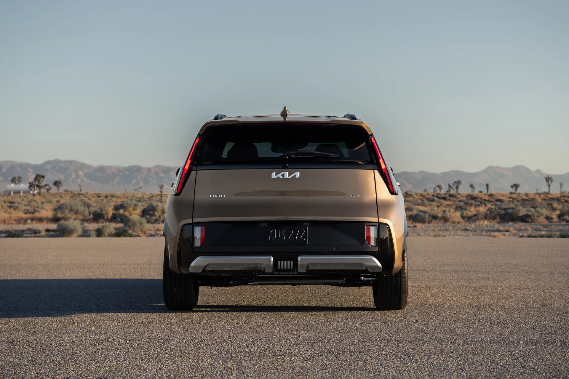 Kia’s budget-friendly Niro gets a premium facelift for 2027 and ditches the EV