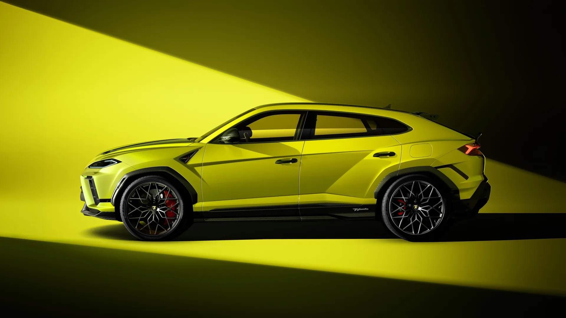 Lamborghini’s 2027 Urus Performante Gains 146 HP But Still Can’t Beat the Old One to 62 MPH