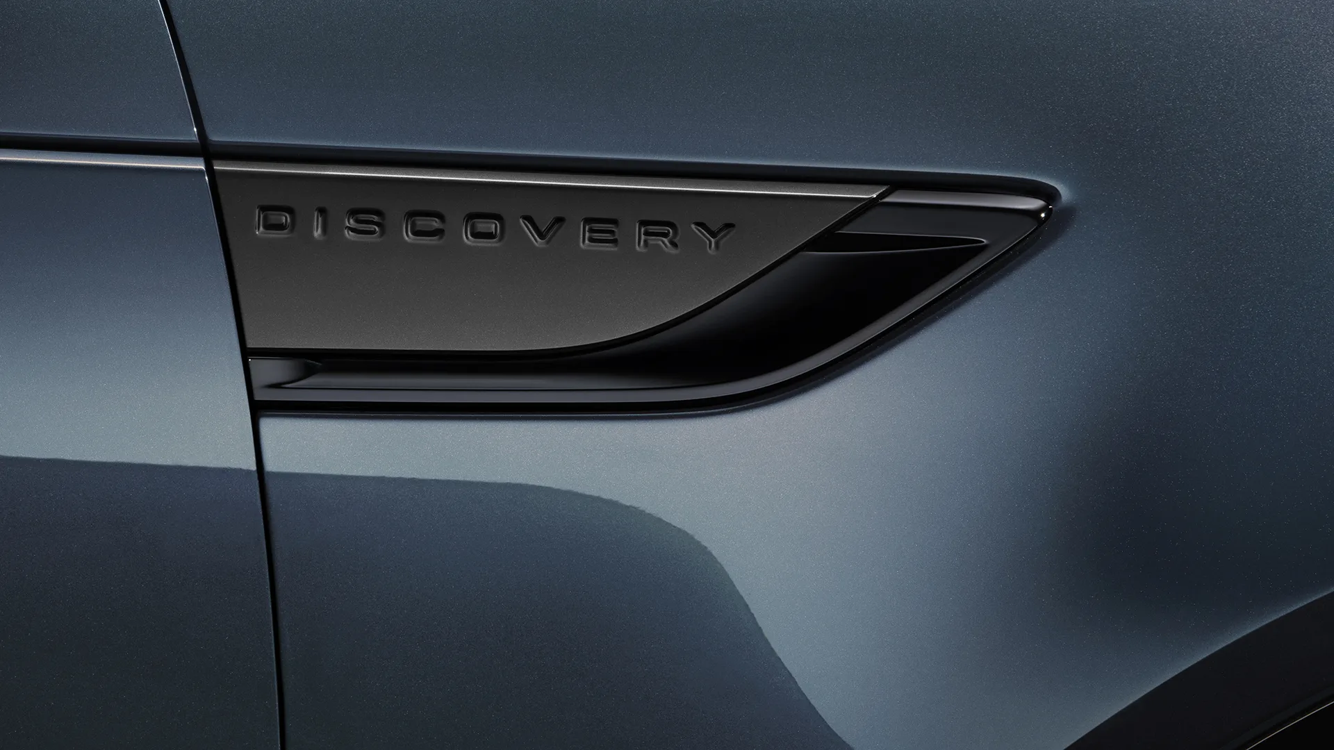 2027 Land Rover Discovery drops turbo four, debuts new Landmark Edition