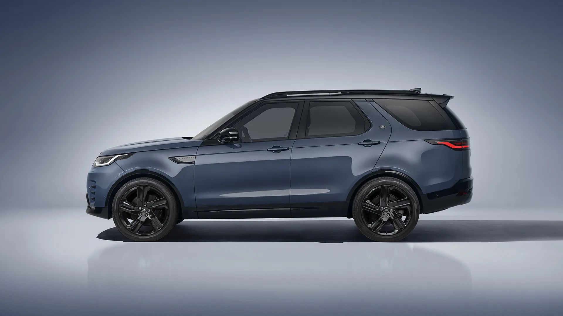 2027 Land Rover Discovery drops turbo four, debuts new Landmark Edition