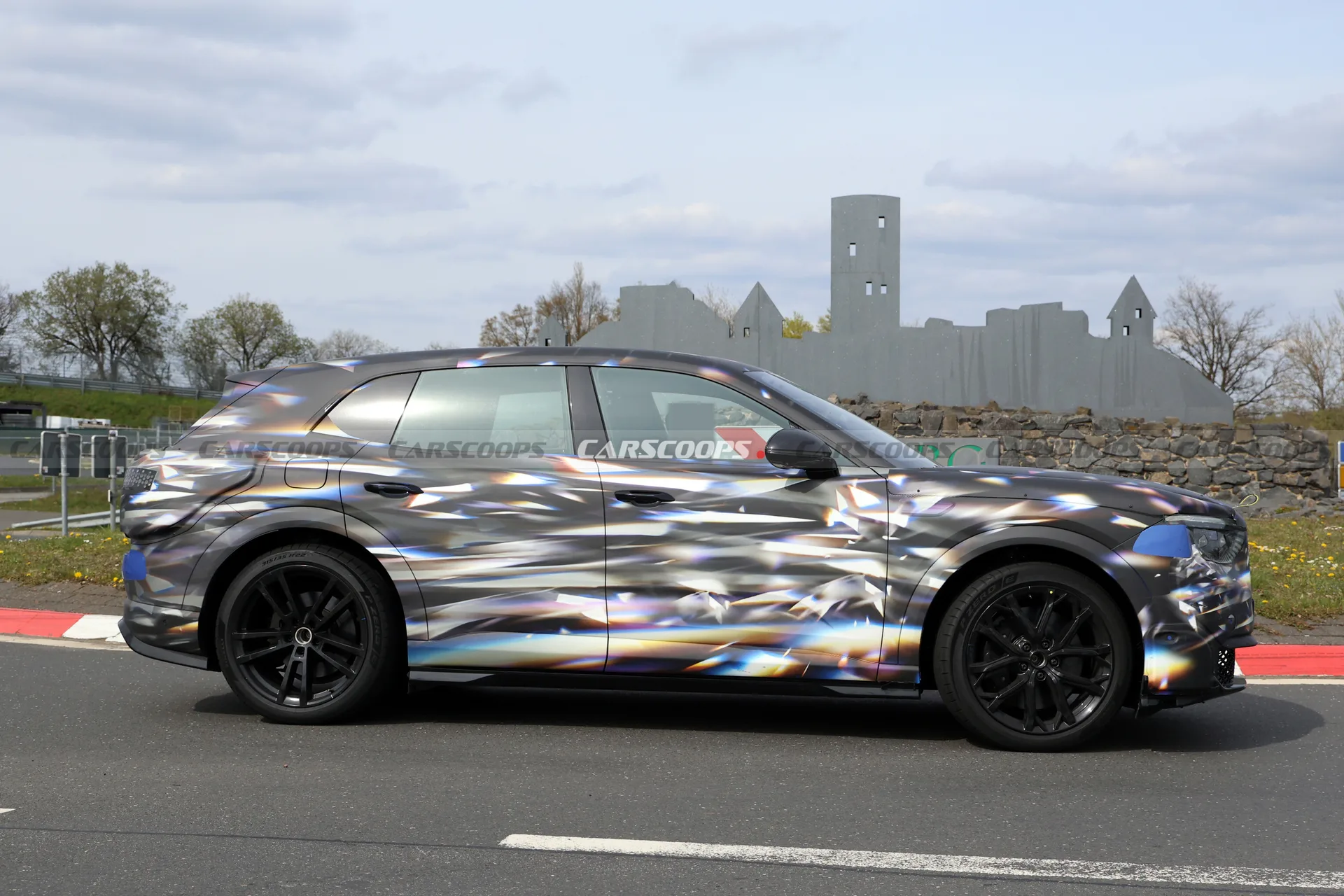 Bentley’s Electric SUV Unveiled: Ultra-Luxury Meets Curved Displays and Porsche Cayenne DNA