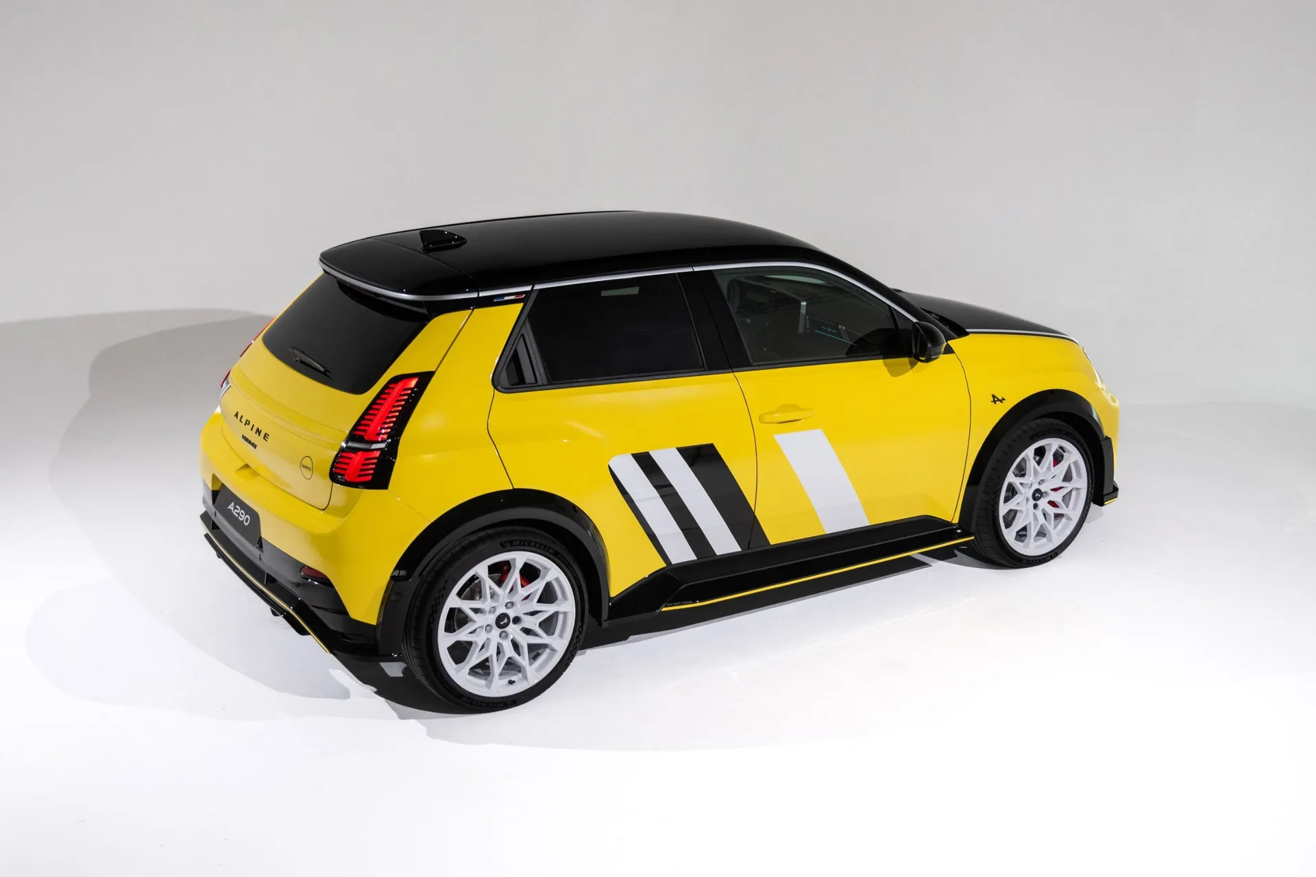 A 141-HP Chinese Hatch and a 215-HP Alpine Dressed as the Same Rally Car