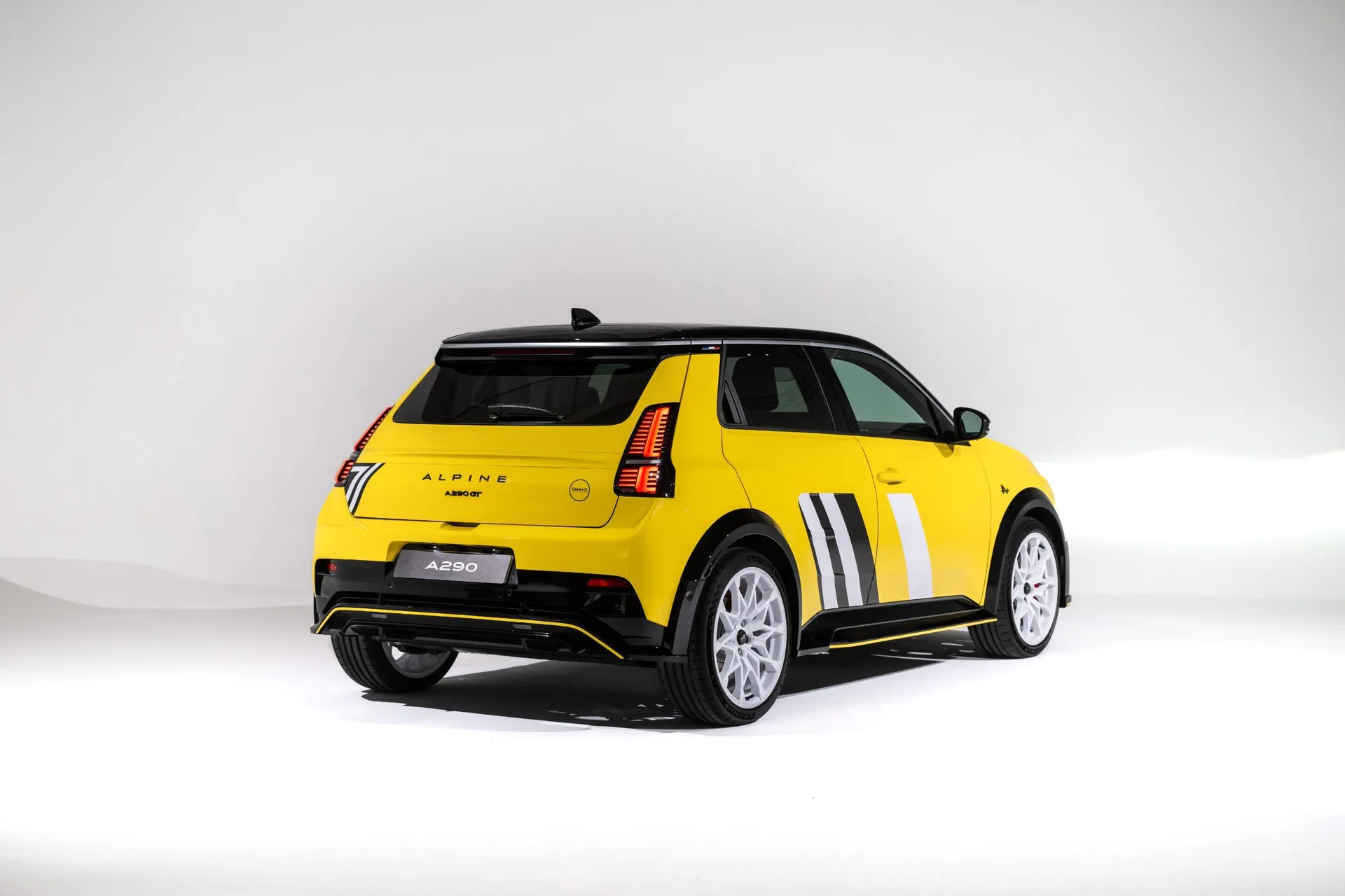 A 141-HP Chinese Hatch and a 215-HP Alpine Dressed as the Same Rally Car