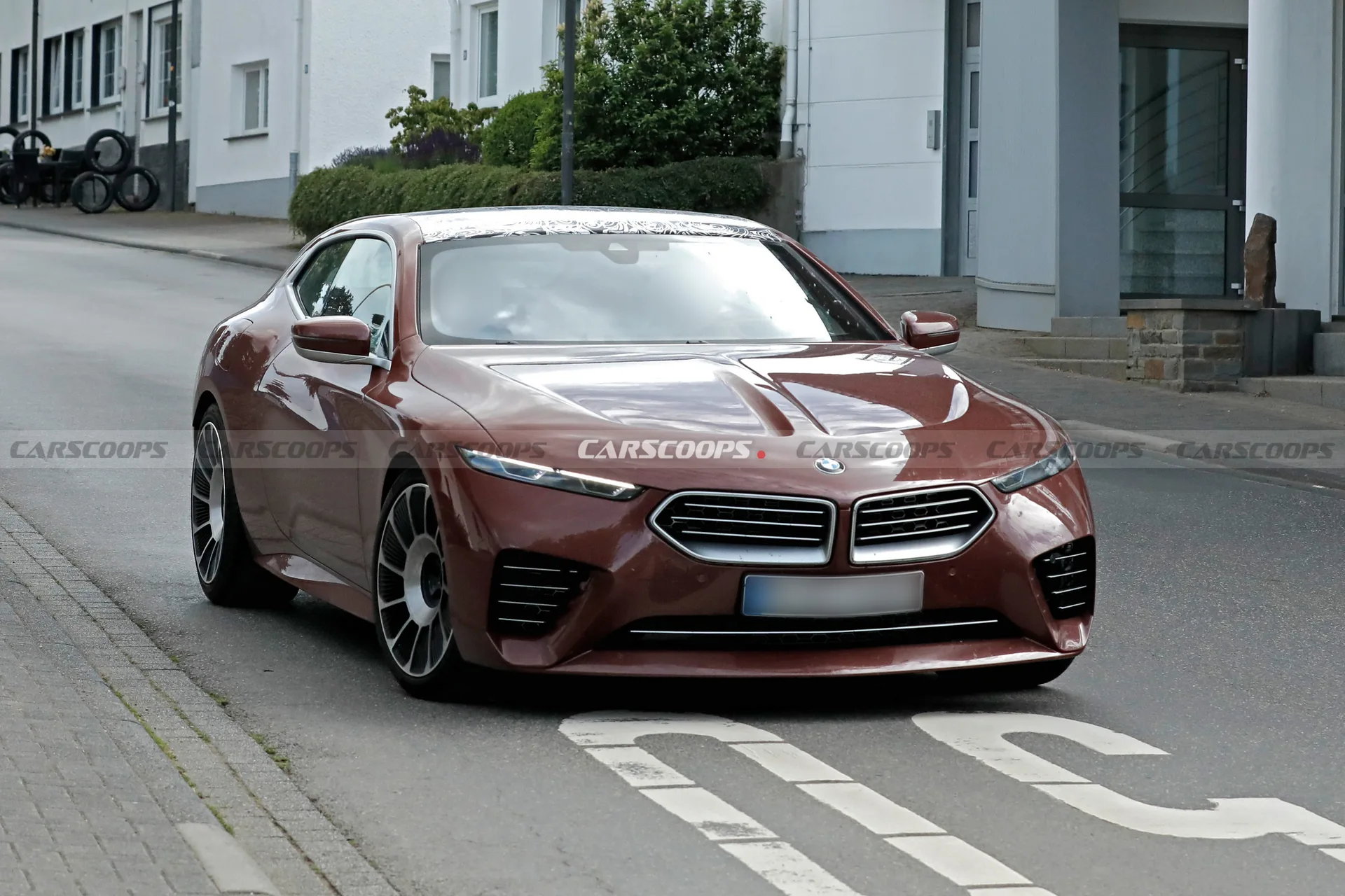 BMW за 580 000 долара V8 стреляща спирачка е забелязана напълно изложена