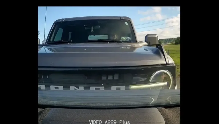 Phoenixville, PA: Șoferul a derulat pe telefon, se închide ușor pe spate mașină nou-nouță – Vehiculul anterior al proprietarului a fost totalizat de un alt șofer distras cu doar câteva săptămâni înainte