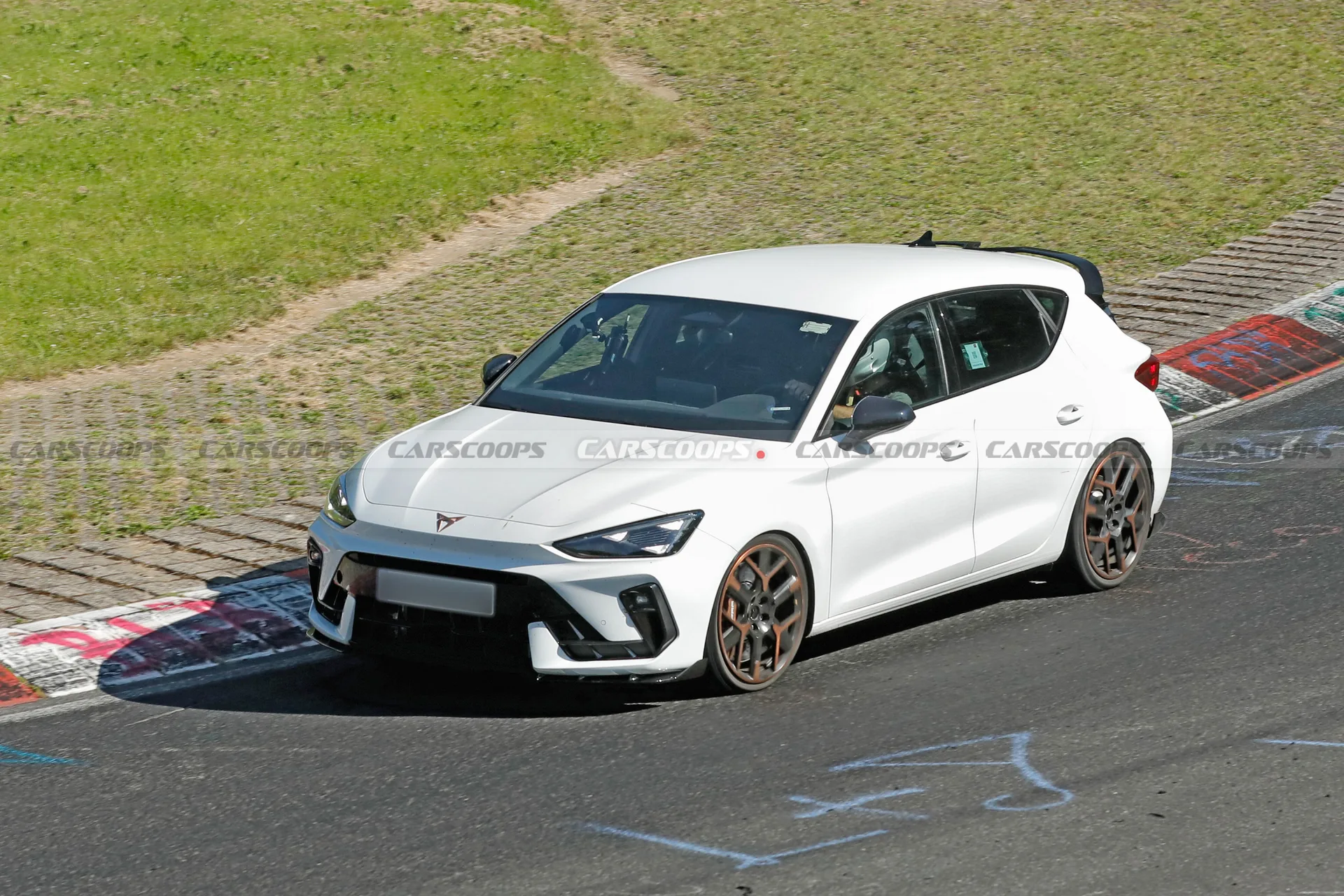 Cupra Leon VZ TCR: the most extreme front-wheel-drive Leon ever confirmed with 321 HP and Nürburgring spied