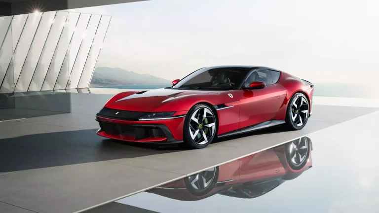 Ferrari va dezvălui ceva pe 4 iulie – Ar putea fi un manual 12Cilindri?
