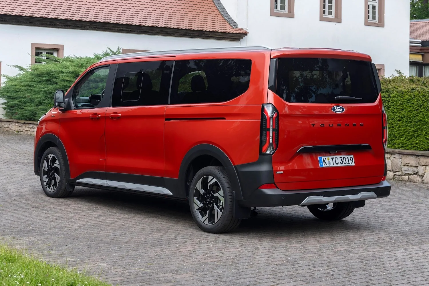 Australian Ford Tourneo Diesel Gets Officially Replaced By PHEV