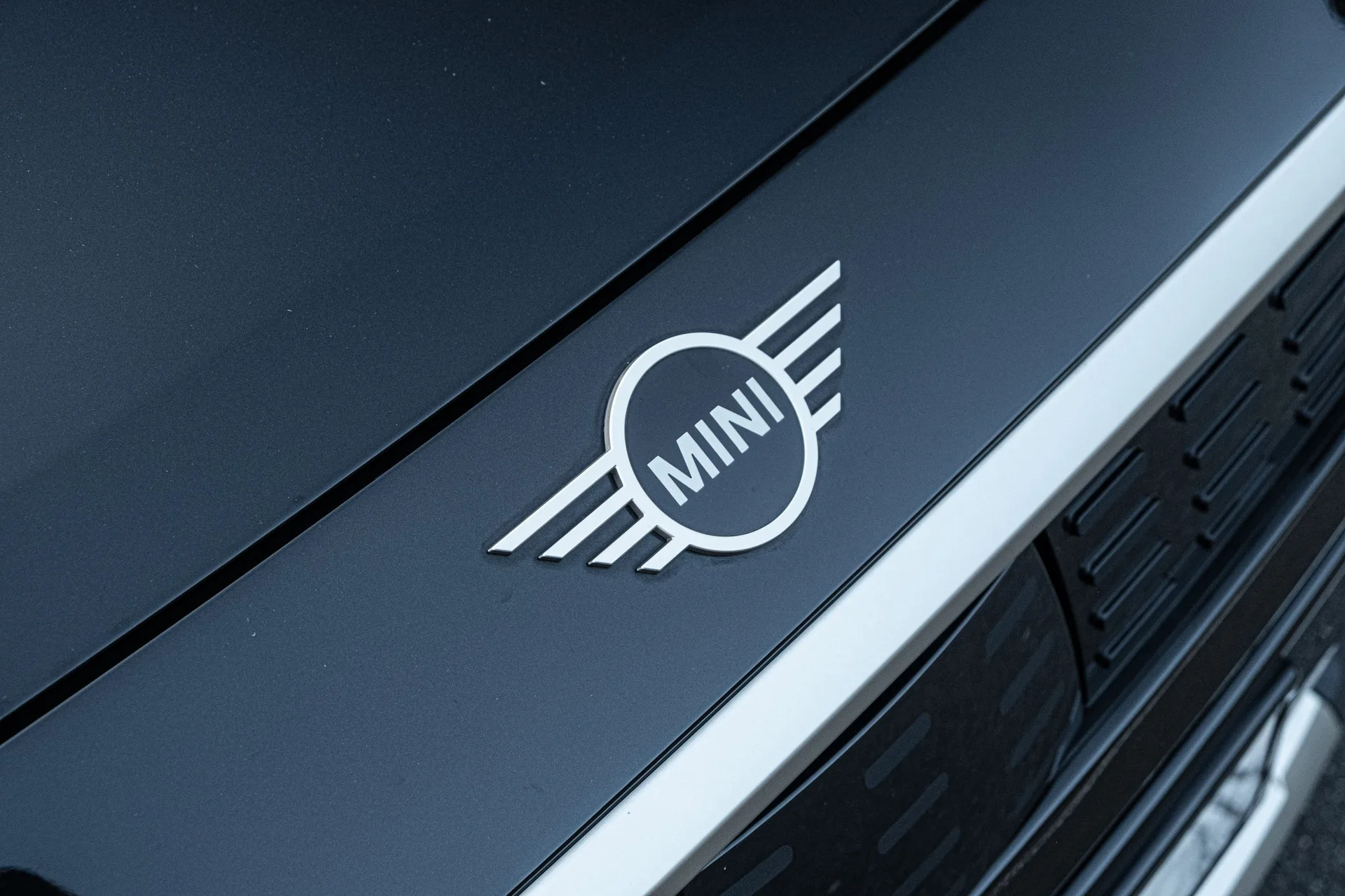 Mini’s 2026 Countryman SE ALL4 Electric: The Most Fun You Can Have With a Bad Idea | Review
