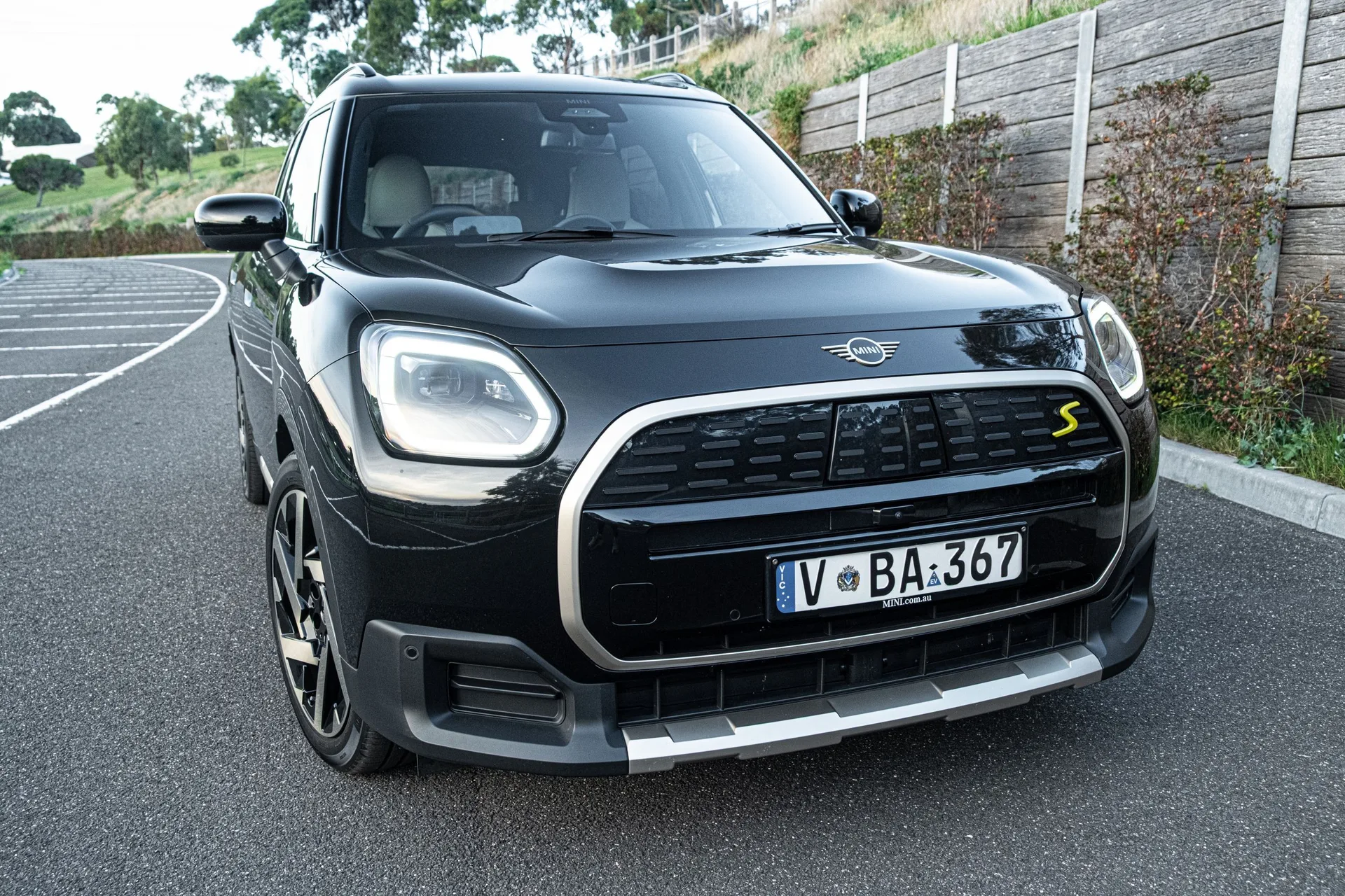 Mini’s 2026 Countryman SE ALL4 Electric: The Most Fun You Can Have With a Bad Idea | Review