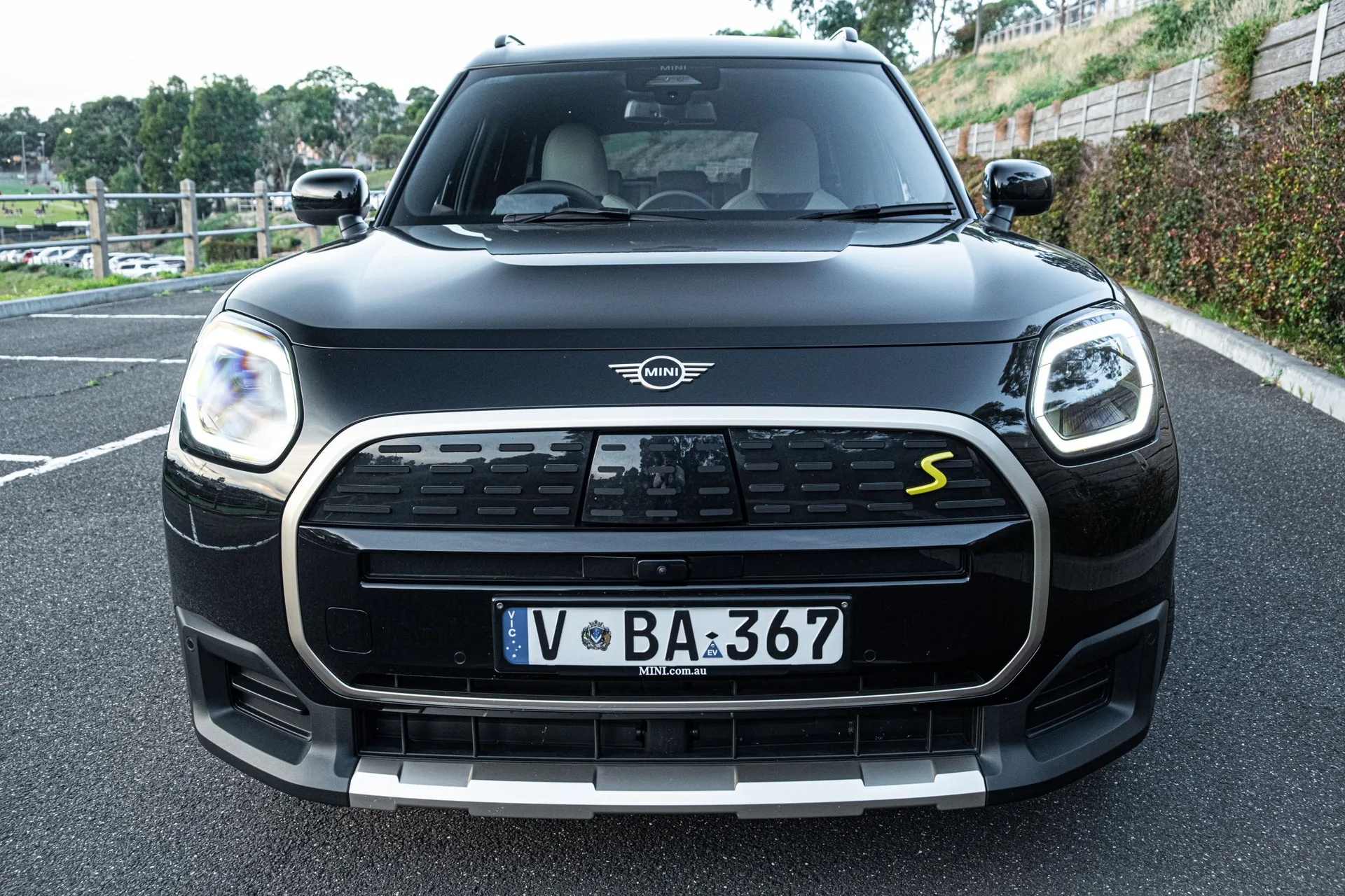 Mini’s 2026 Countryman SE ALL4 Electric: The Most Fun You Can Have With a Bad Idea | Review