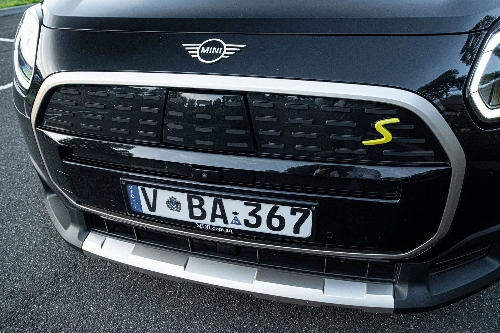 Mini’s 2026 Countryman SE ALL4 Electric: The Most Fun You Can Have With a Bad Idea | Review