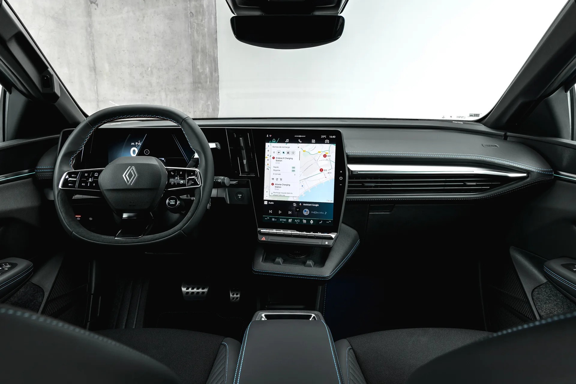 Renault Updates Megane E-Tech EV cu o față mai meschină, baterie mai mare și mai lentă 0-62 mph