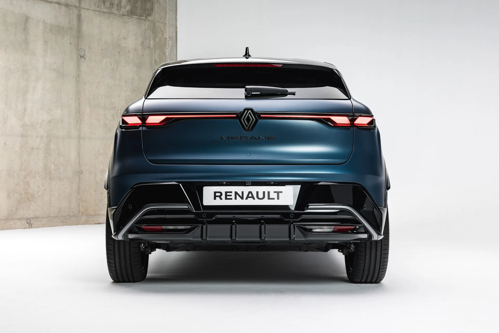 Renault Updates Megane E-Tech EV cu o față mai meschină, baterie mai mare și mai lentă 0-62 mph