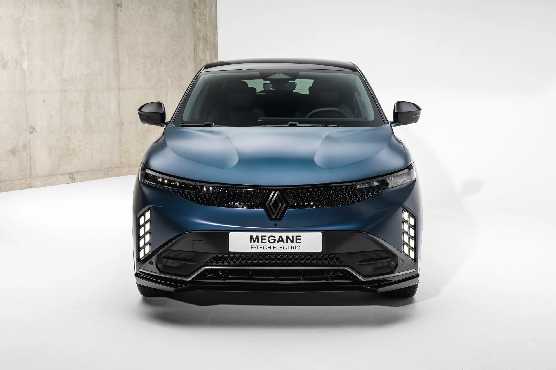 Renault Updates Megane E-Tech EV cu o față mai meschină, baterie mai mare și mai lentă 0-62 mph