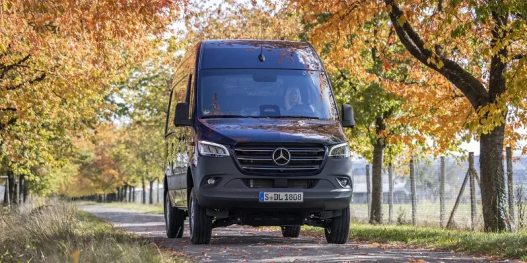 Mercedes-Benz Vans reinventează încă o dată camioneta — adaptată pentru diversitatea clienților comerciali
