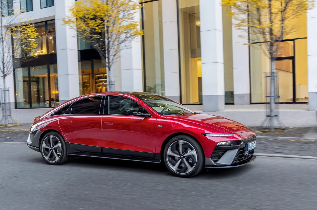 Test cu noul Hyundai Ioniq 6: autonomie de 423 de mile la preț de hatchback