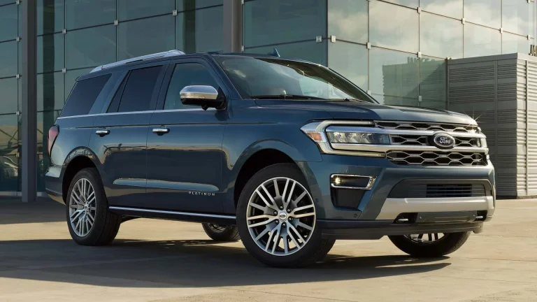 Ford відкликає півмільйона SUV через небезпеку травмування пасажирів