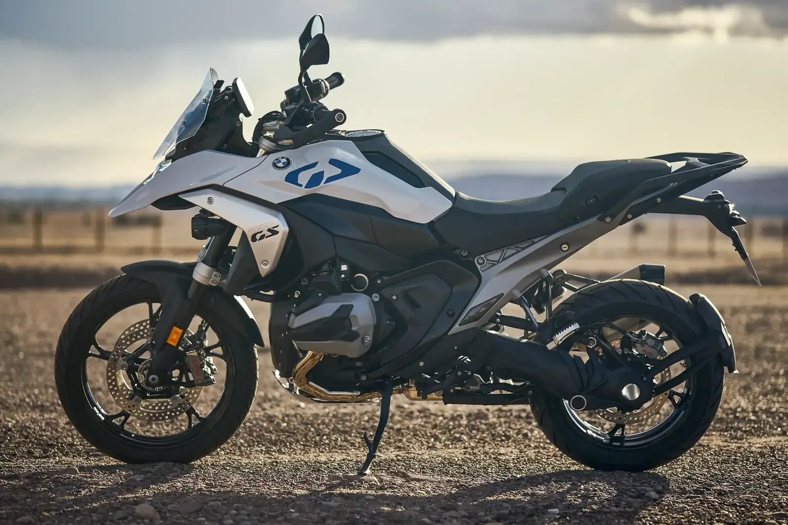 دليل شراء BMW R 1300 GS لعام 2024: المواصفات والأسعار