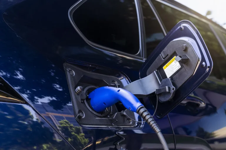 تويوتا تستدعي بعض مركبات RAV4 Plug-In Hybrid من طراز 2026 الكهربائية الهجينة