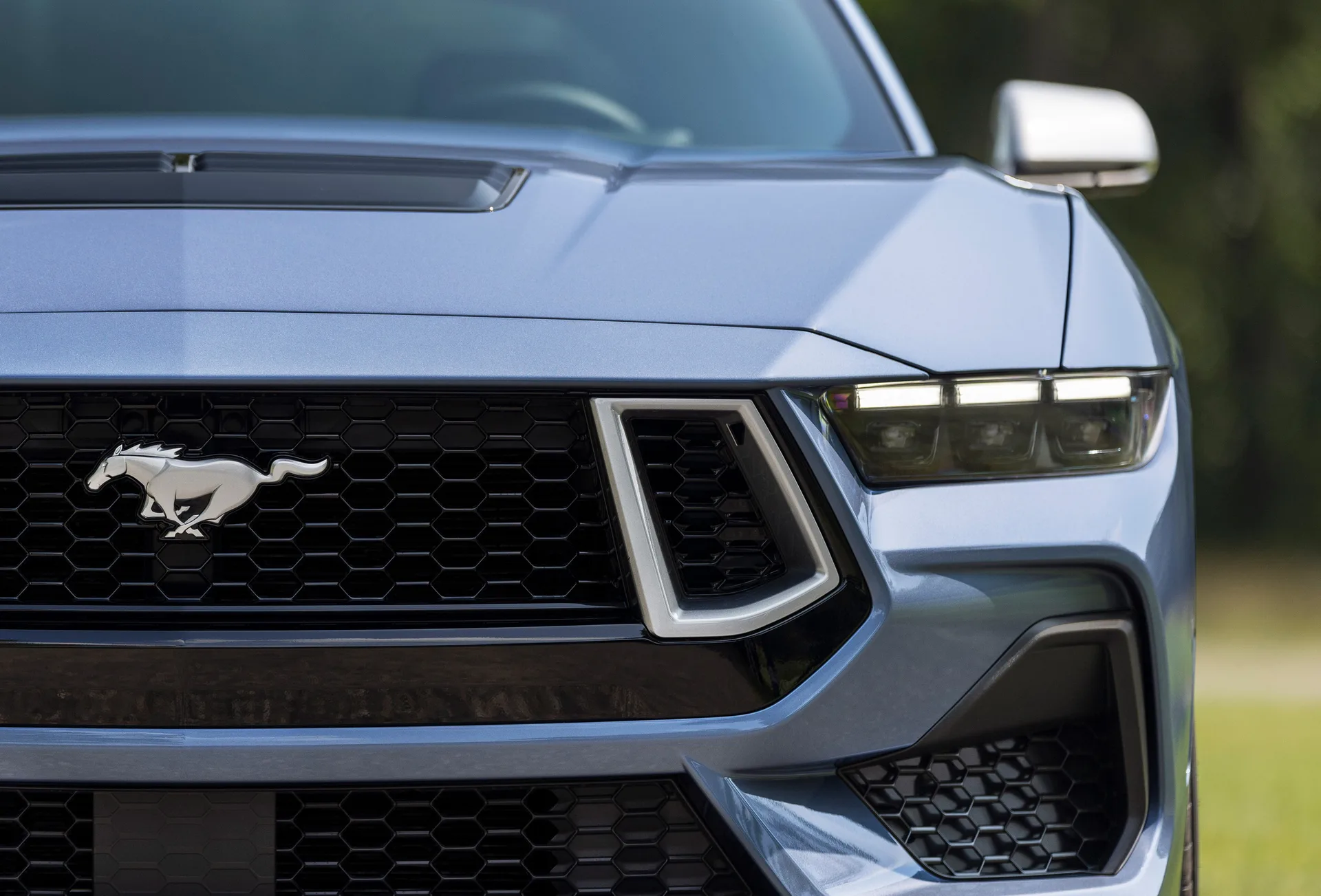 Ford відкликає понад 110 000 Mustang і Mach-E: автомобілі ICE поні втрачають склоочисники на морозі, електромобілі ризикують вийти з ладу заднім диференціалом