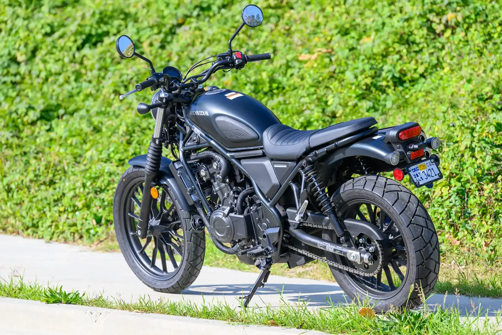 Test Honda SCL500 2026: o mașină a timpului în stil scrambler