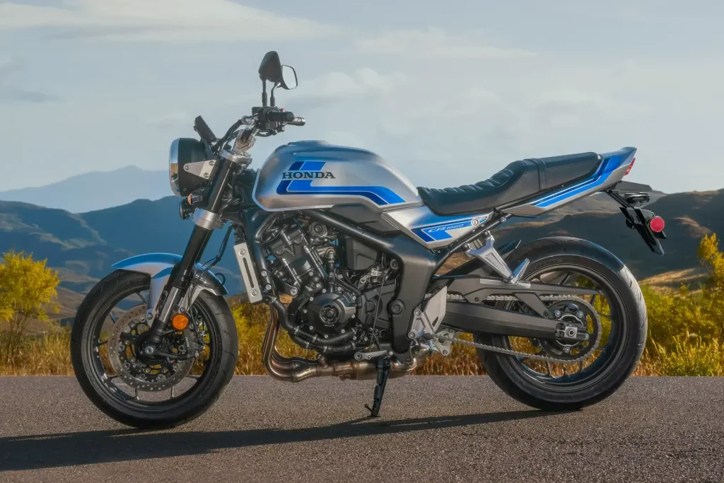 Тест на Honda CB1000F за 2026 г.: Ретро-модерен роудстър с класически дух и съвременна мощ