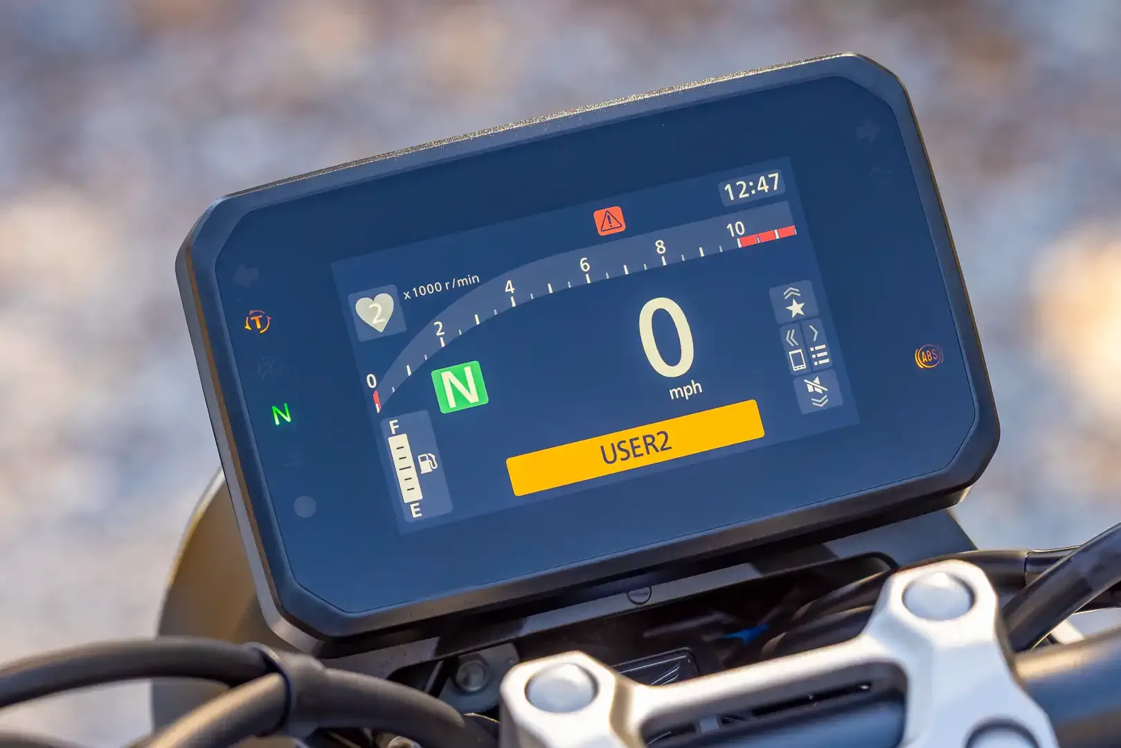 Тест на Honda CB1000F за 2026 г.: Ретро-модерен роудстър с класически дух и съвременна мощ