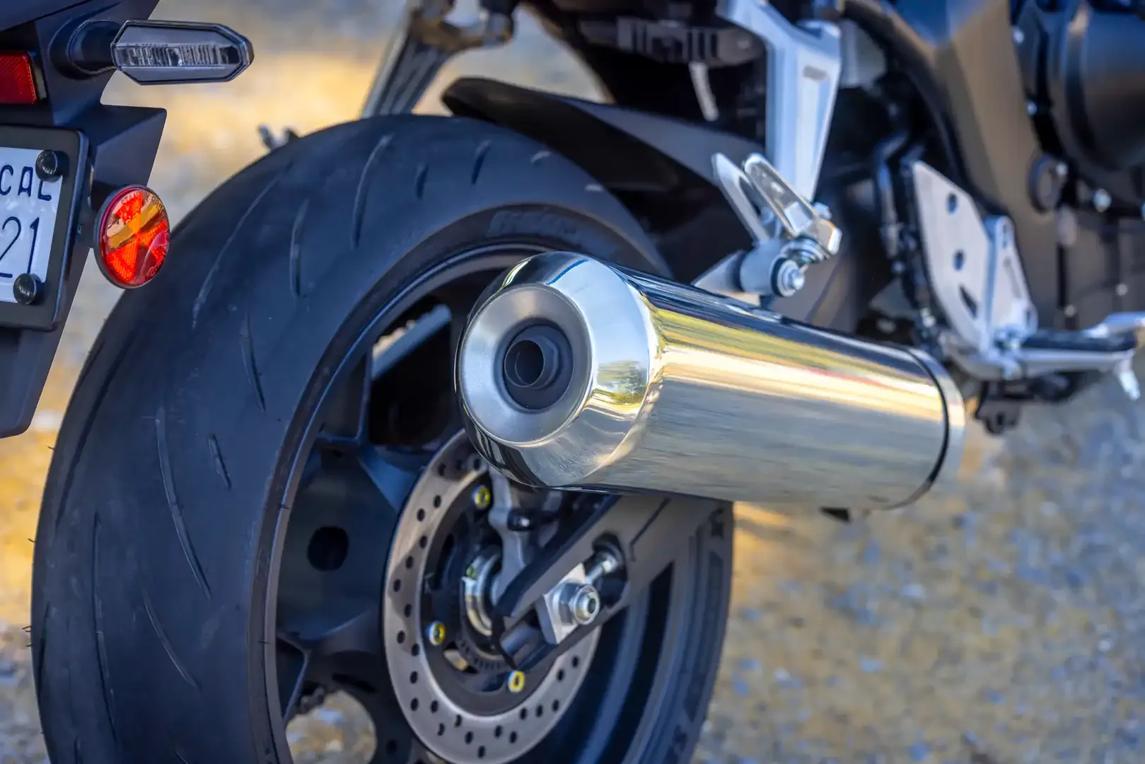 Тест на Honda CB1000F за 2026 г.: Ретро-модерен роудстър с класически дух и съвременна мощ
