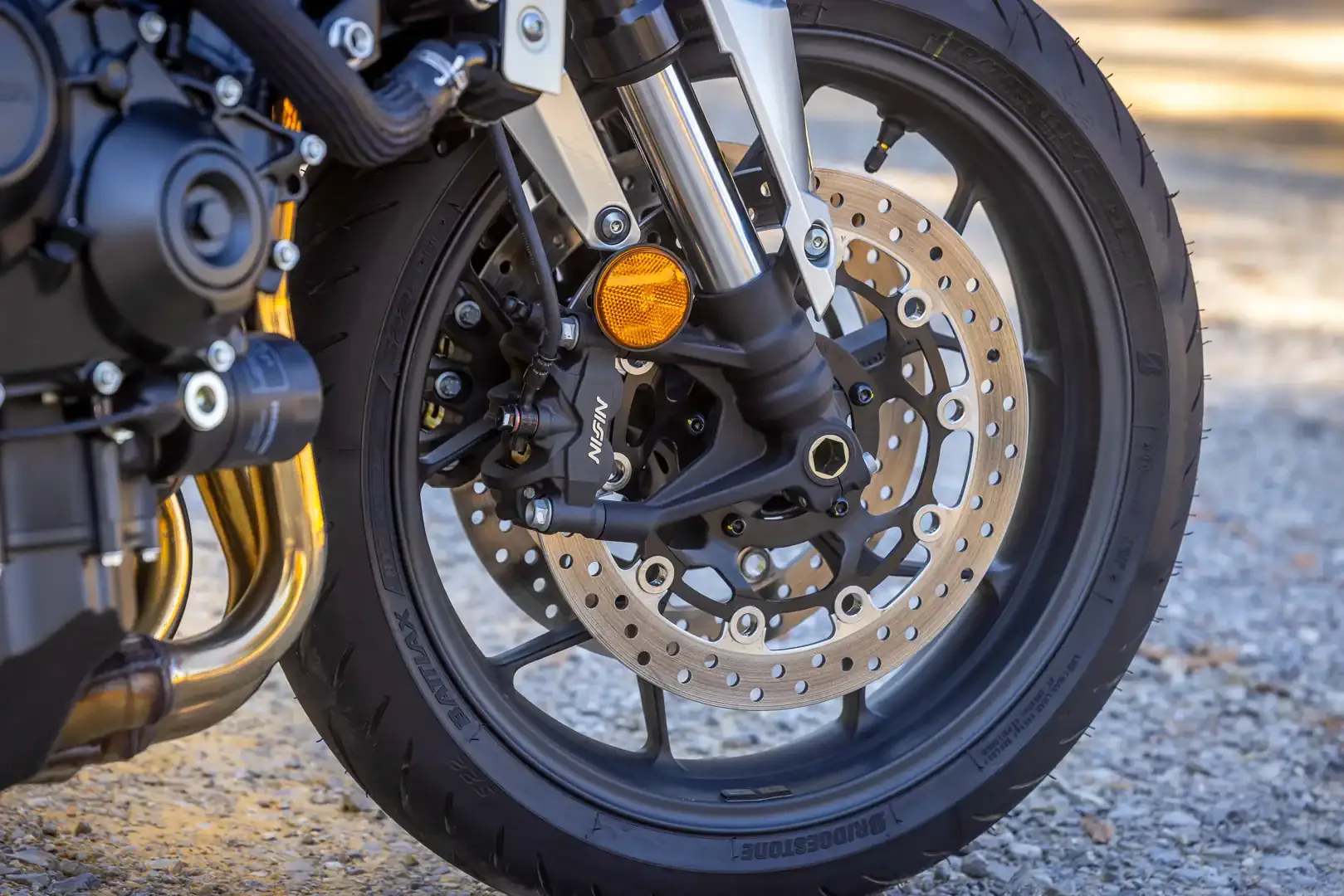 Тест на Honda CB1000F за 2026 г.: Ретро-модерен роудстър с класически дух и съвременна мощ