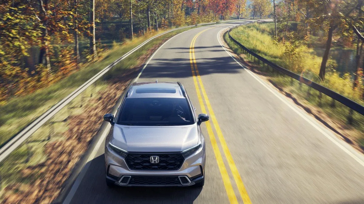 Ce vor să conducă șoferii de Honda CR-V Hybrid după ce își vând mașina: de la Camry la Rivian