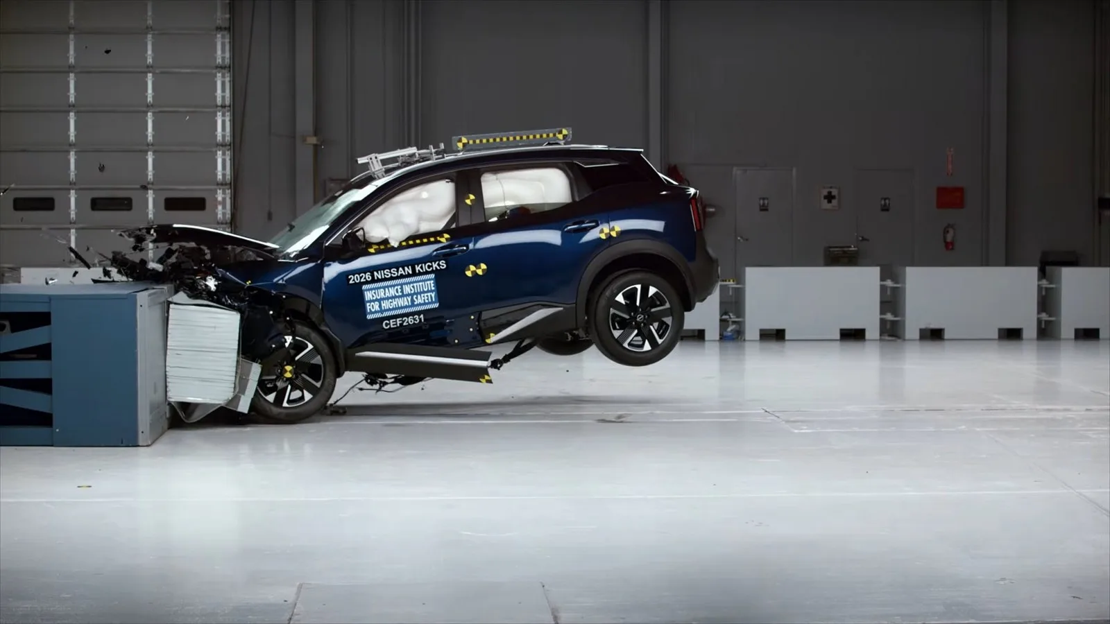 اختبارات التصادم IIHS 2026: تقييم ست سيارات في مقارنة أمان شاملة