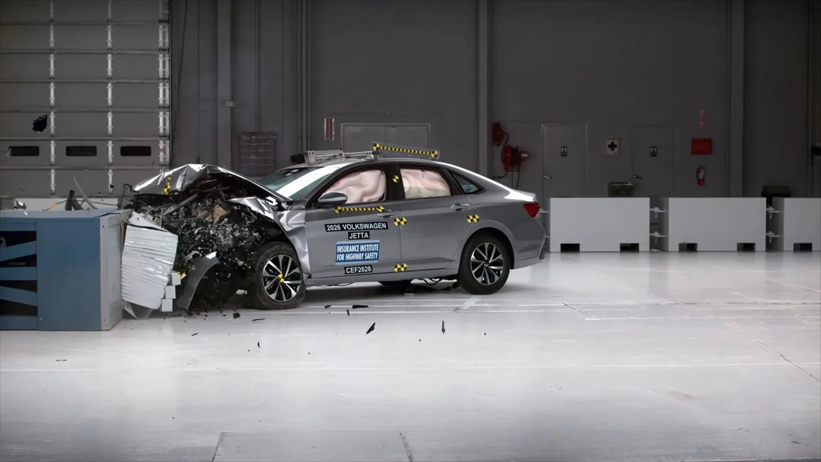 اختبارات التصادم IIHS 2026: تقييم ست سيارات في مقارنة أمان شاملة