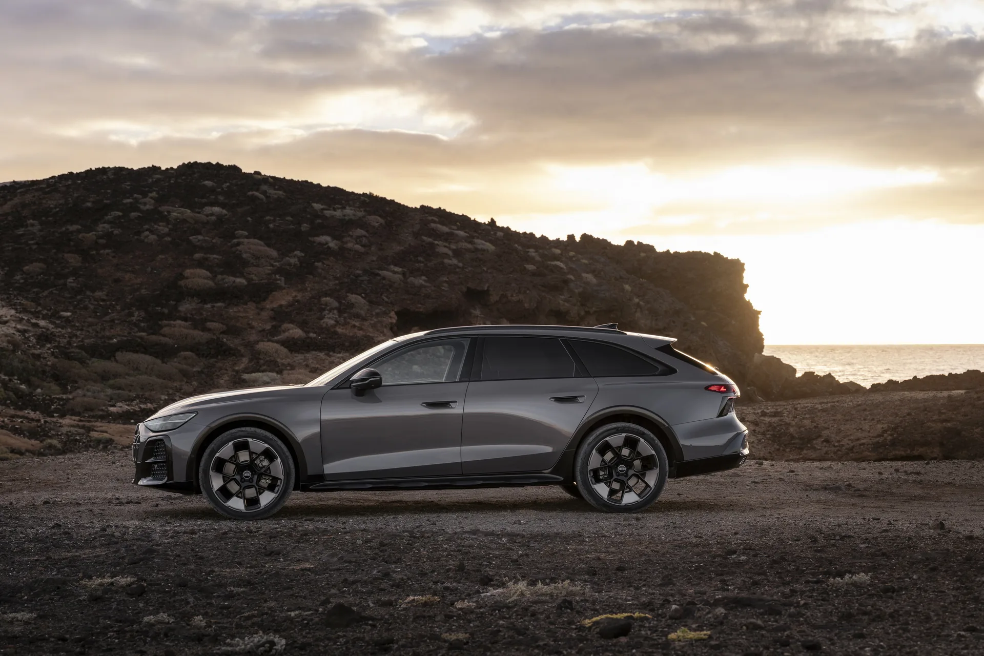 Audi الجديد A6 Allroad يحصل على هيكل عريض على طراز RS6 لينافس سيارات الدفع الرباعي المملة