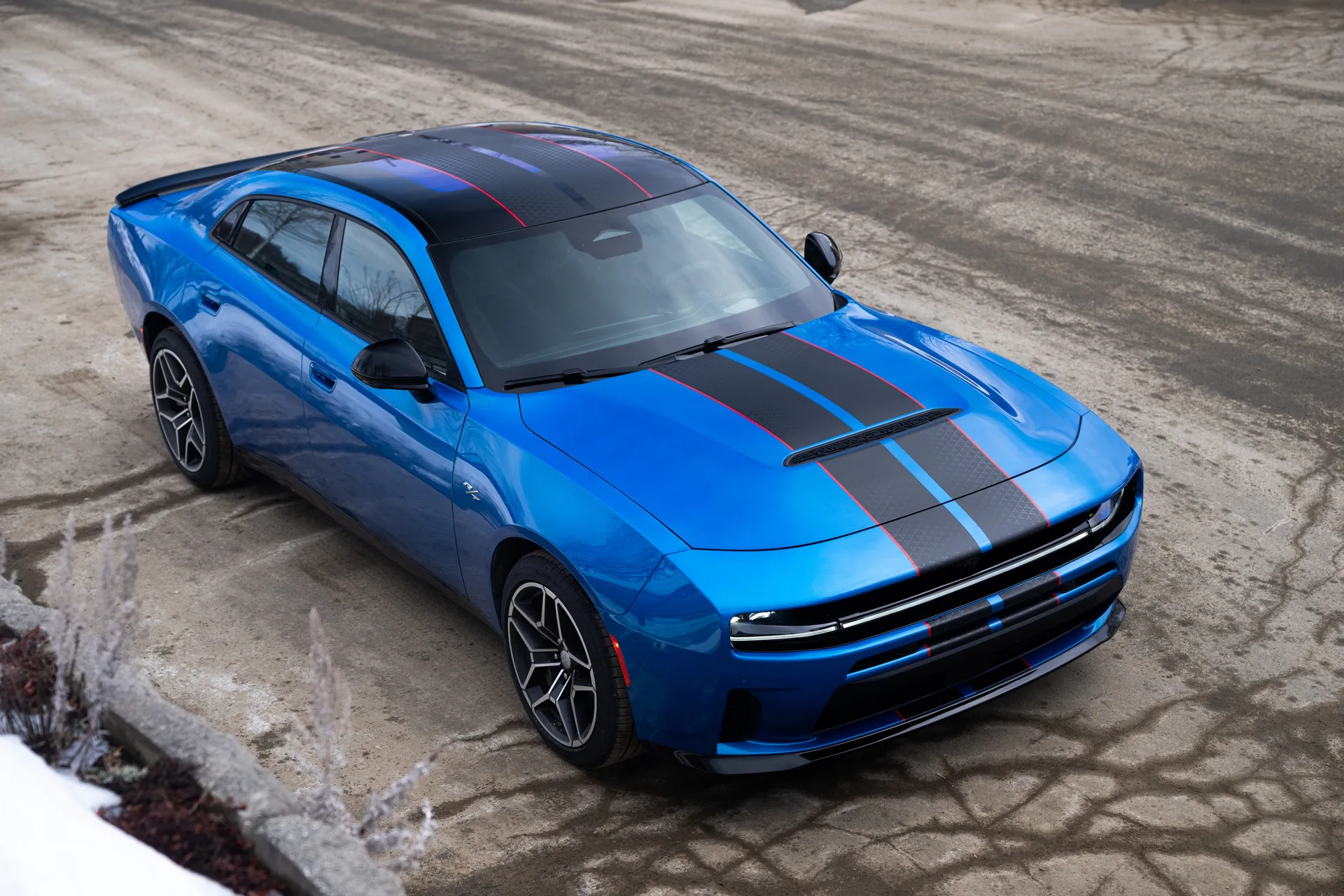 Dodge adelanta sorpresas para este verano: ¿podría ser el Charger SRT Hellcat con 777 CV?