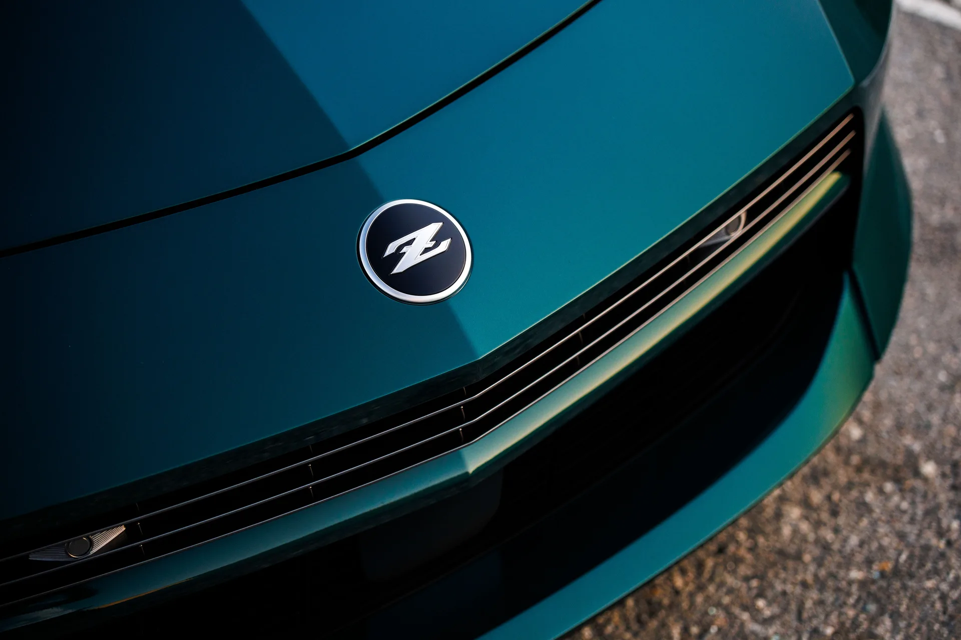 Nissan entierra cinco huevos de Pascua en el 2027 Z, comenzando por la parte delantera