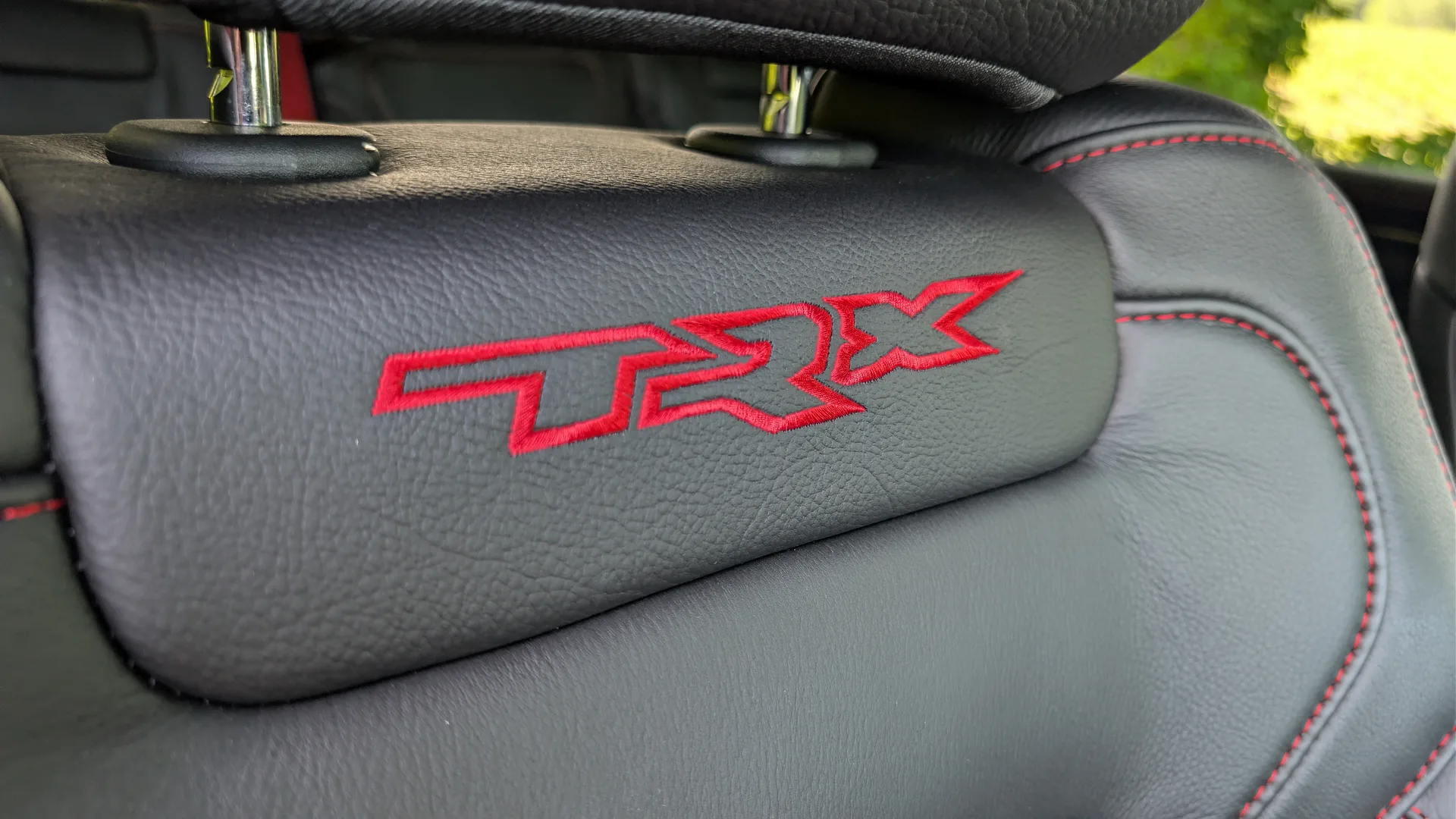 Ram's 2027 TRX هو 26 ألف دولار هراء على RHO - ويستحق ذلك تمامًا | مراجعة