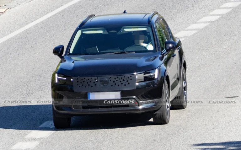 Volvo Тестування підтяжки обличчя 2027 XC40 з портретним екраном у стилі EX30