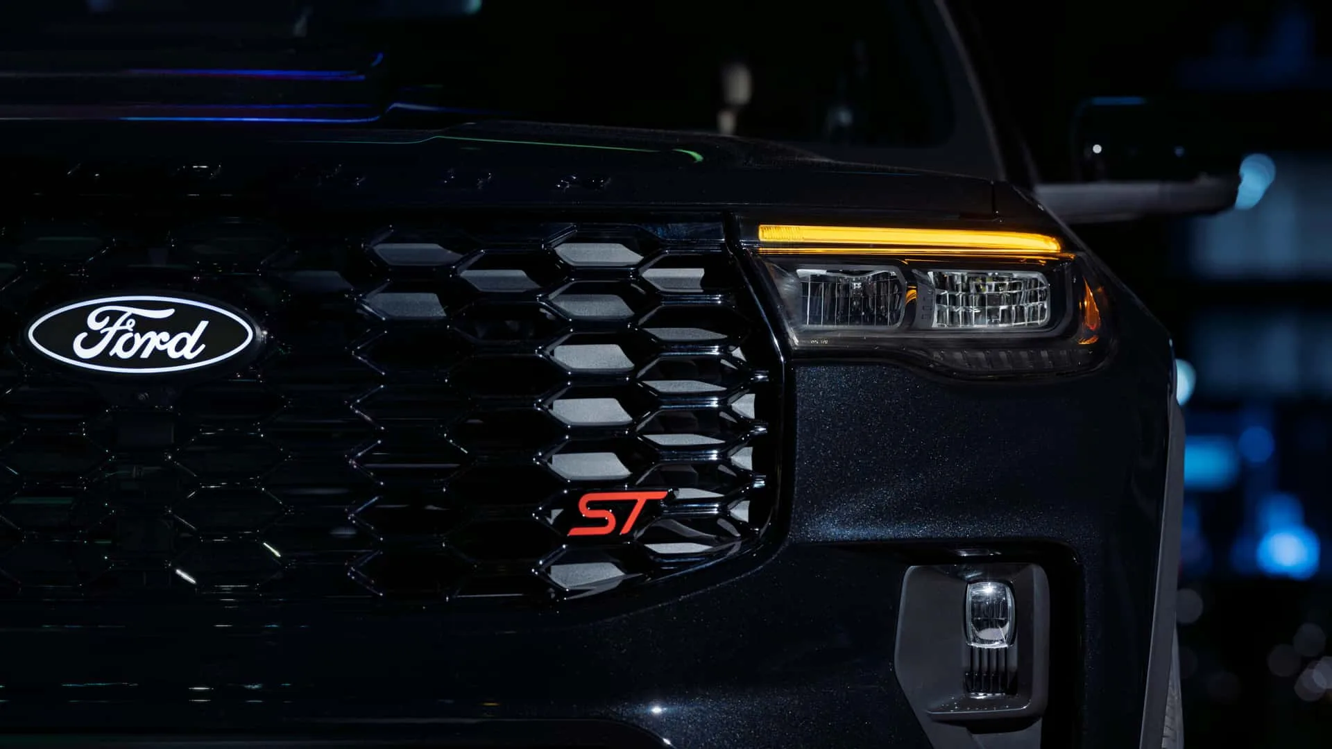 Ford Explorer ST 2027 se oscurece con el paquete Sinister: ya está a la venta
