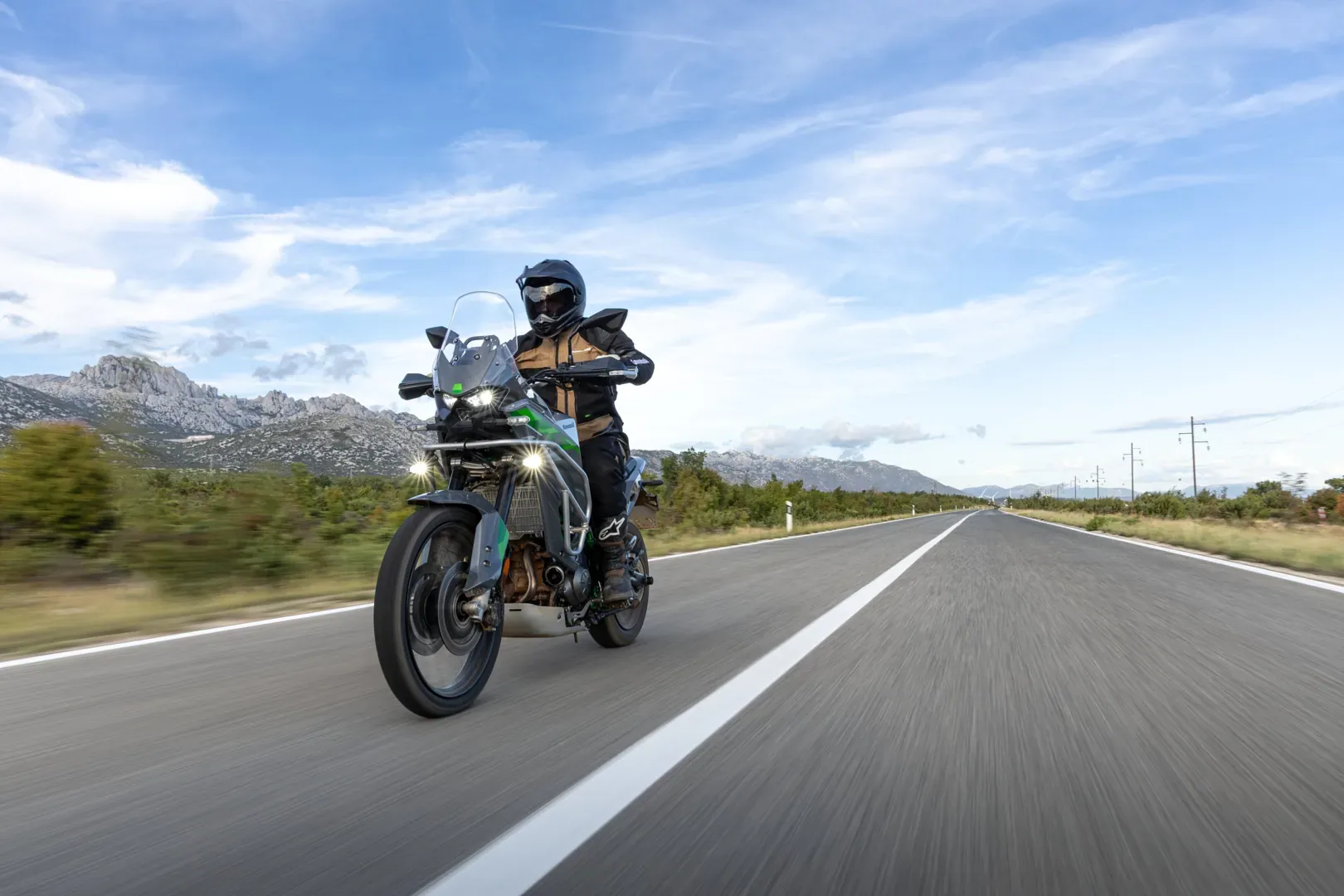 Kawasaki KLE650 2027 року: 11 головних фактів та 36 фото