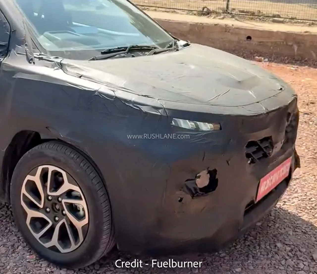 Maruti Fronx Facelift (2027), surprins în teste cu ADAS, un nou motor de 1,2 litri și frâne pe disc pe spate