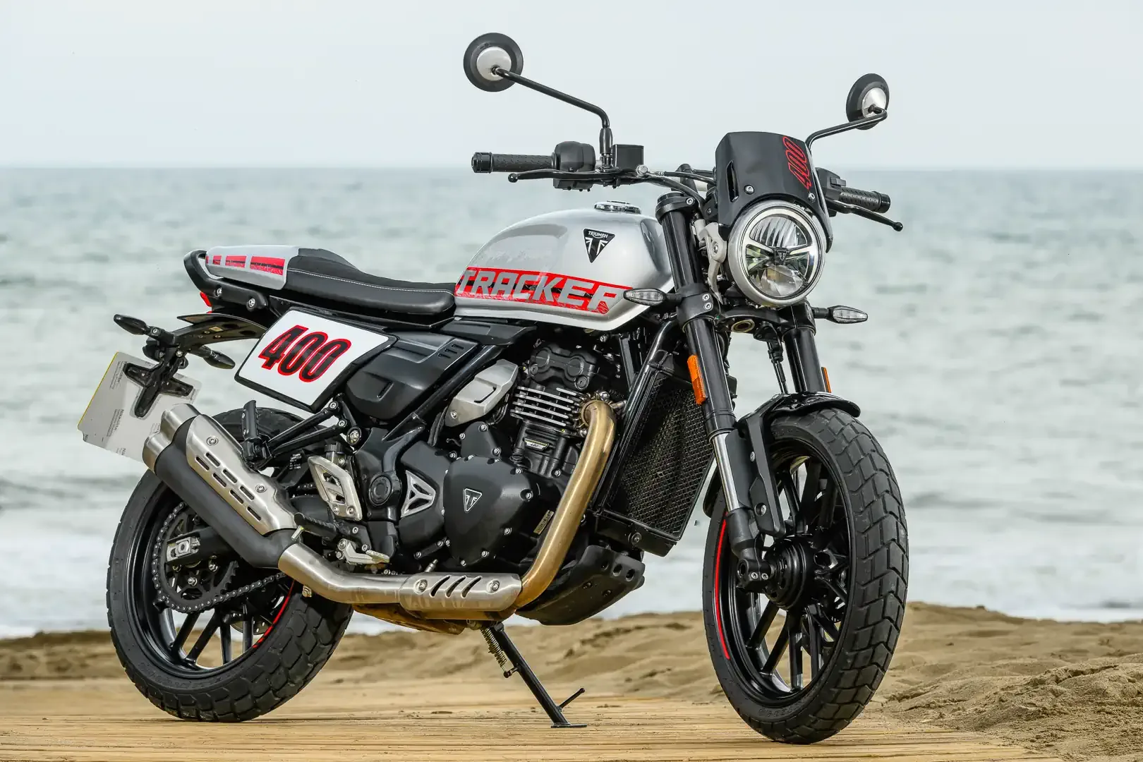 Обзор Triumph Tracker 400 2027 года: 11 главных фактов из Испании