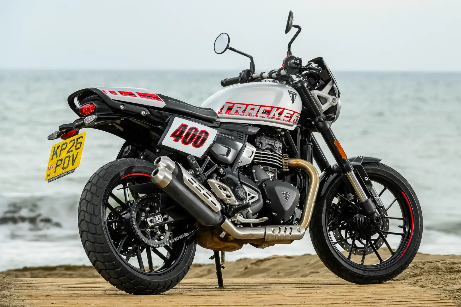 Обзор Triumph Tracker 400 2027 года: 11 главных фактов из Испании