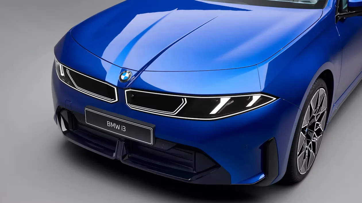 تم الكشف عن BMW i3 الجديد لـ 2026 – الصور الأولى