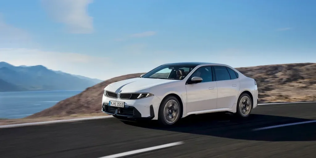BMW i3 излиза с близо $80 на месец по-евтин за лизинг от новия iX3, въпреки че струват еднакво