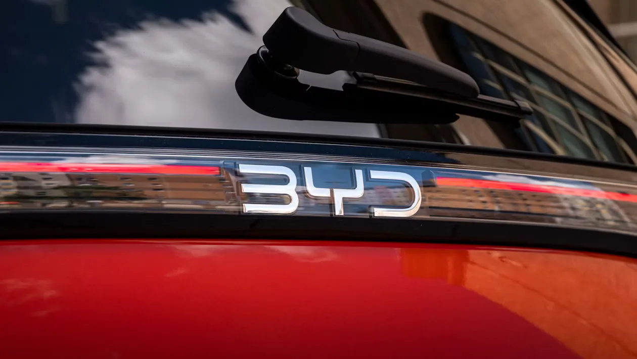 Нов BYD Dolphin G 2026 - първи снимки
