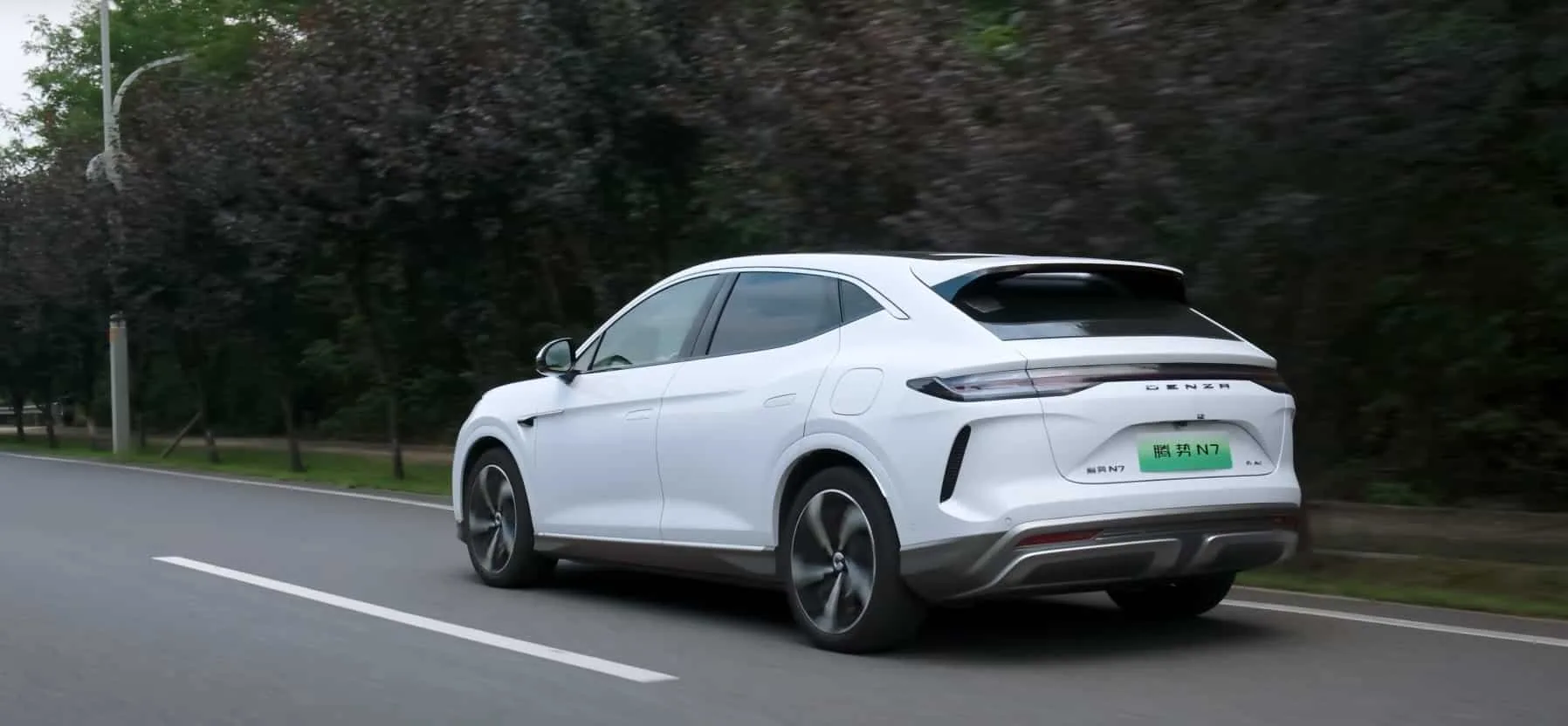 Denza (BYD) introduce un mod Sentry cu consum redus pe SUV-ul N7, scos din producție