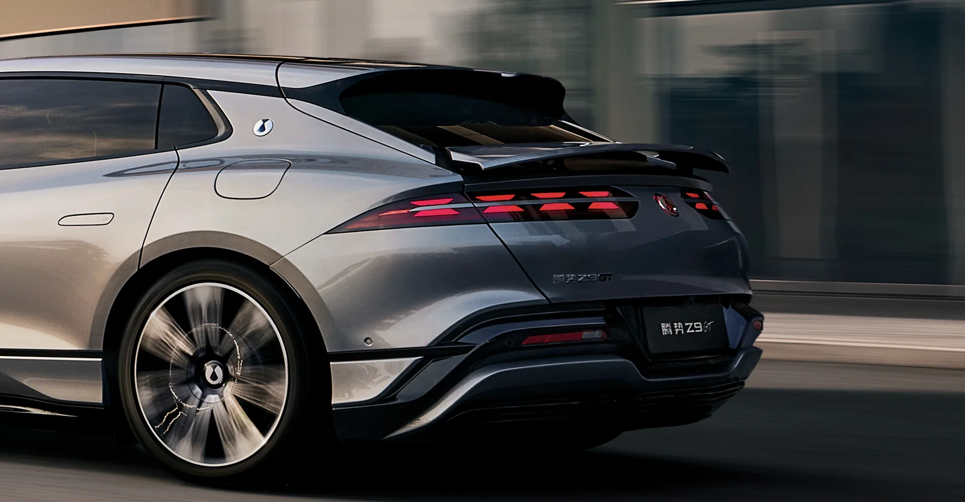 Denza Z9 GT получава OTA актуализация: колата сама се движи в изрисувана от вас форма